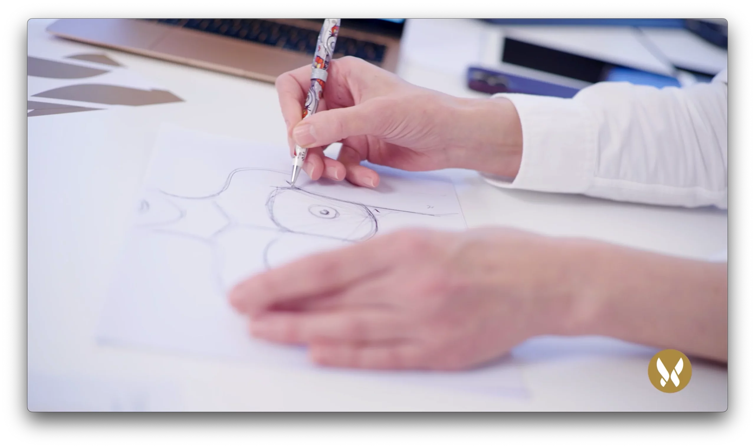 Zeichnung einer Brust in der plastischen Chirurgie